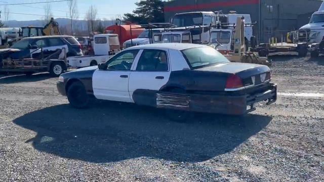 1999 Ford Crown Victoria Sedan смотреть онлайн