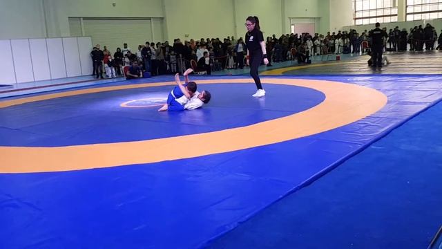 Девочка против мальчиков смотреть онлайн