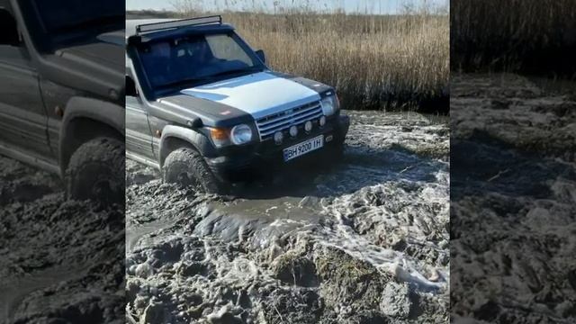 Покатушка 30.03 19 Нивы и Mitsubishi Pajero2 фото отчёт? смотреть онлайн