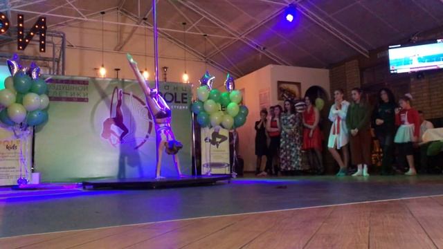 Pole Kids Ангелина Павличенко (воздушная атлетика на пилоне) "ТанцPole@ Party смотреть онлайн