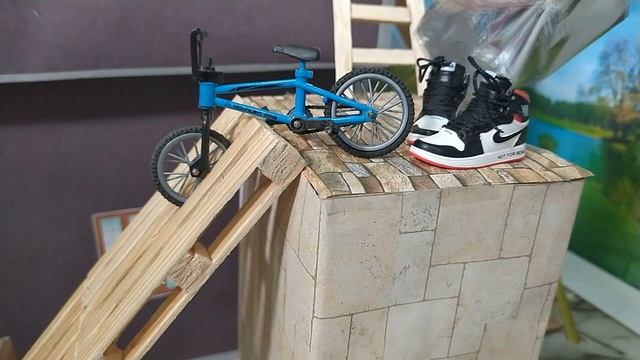 Unboxing Nike Finger Shoes | BMX Finger Flick Trix | Finger Soccer | #Shorts смотреть онлайн