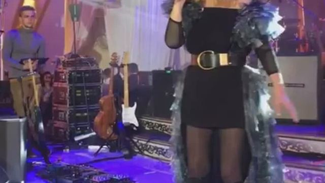 Как 68-летняя Пугачева в Смелом Мини Плясала на свадьбе Сына Российского Миллионера смотреть онлайн