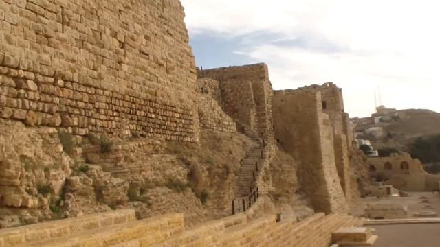 Иордания. Керак. Стены замка и нижней двор смотреть онлайн