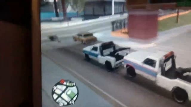 Увидел какую-то странную машину в GTA San Andreas смотреть онлайн