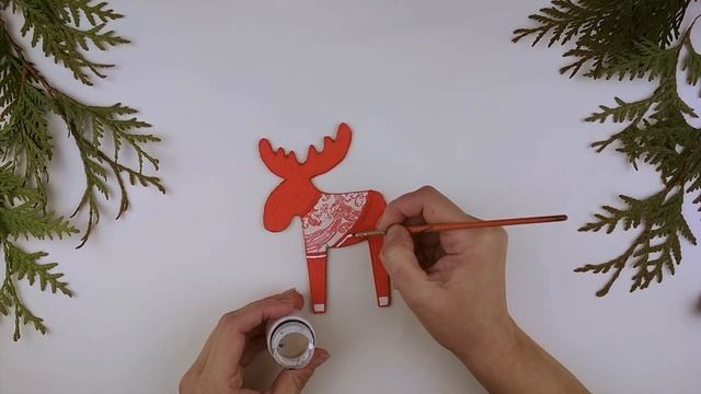 Делаем маленьких лосиков в скандинавском стиле. Идеи для зимнего декора DIY на Новый год смотреть онлайн