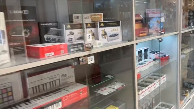 МУЗЫКАЛЬНЫЙ МАГАЗИН «POP MUSIK”, ПОКУПАЕМ СИНТЕЗАТОР. смотреть онлайн