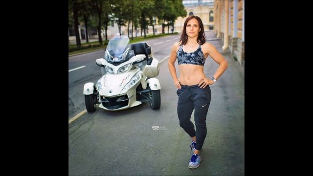 SPb Russia Summer 2017 beautiful girl and BRP Can-AM Spyder смотреть онлайн
