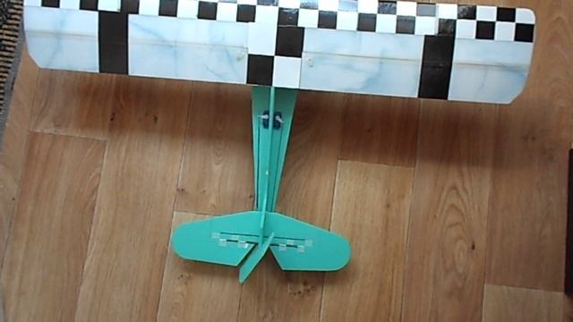 Дворовой самолетик за три дня