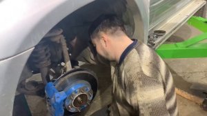 Prado 95: замена сальника редуктора (левая сторона), замена тормозного диска и колодок