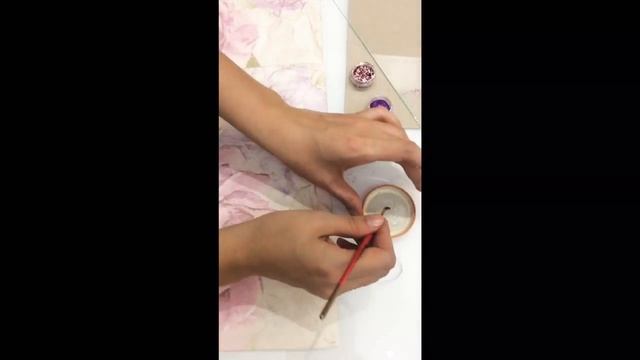 Декор из остатки обоев и рамок создаем картины