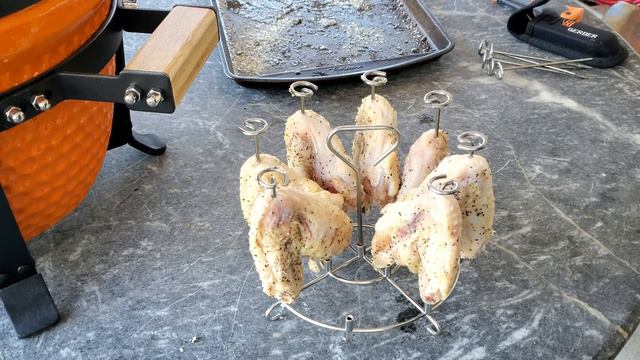 How Many Wings Will Fit? | 13' London Sunshine Kamado Grill смотреть онлайн