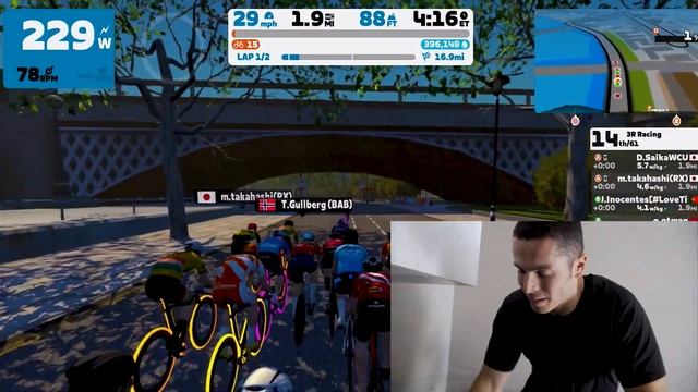 AVERAGE JOE ATTEMPTS A ZWIFT RACE (Grade A) смотреть онлайн