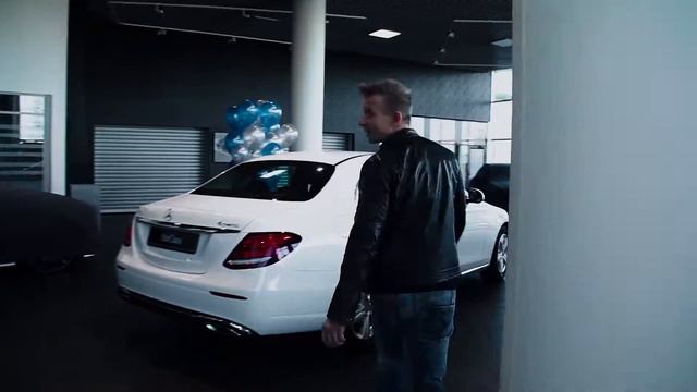 «Mercedes-Benz в России» . Антон Комолов /Media Menu Prod. смотреть онлайн