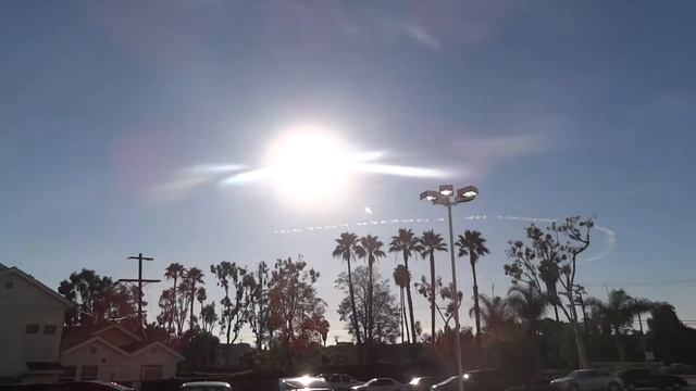 Что-то в небе Лос Анджелеса пишет предложение Выйти Замуж! Sky! Los Angeles! смотреть онлайн