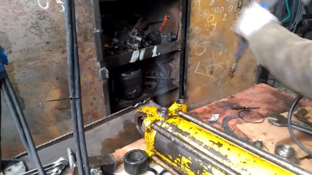 Рулевой цилиндр К-700 смотреть онлайн