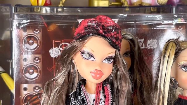 Bratz Rock Angelz (20 Yearz, 2021) Cloe Doll Unboxing, Review, and Comparison смотреть онлайн