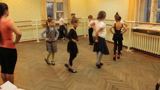Занятия танцами в вокальной школе Владимира Девятова 2 класс 2013 смотреть онлайн