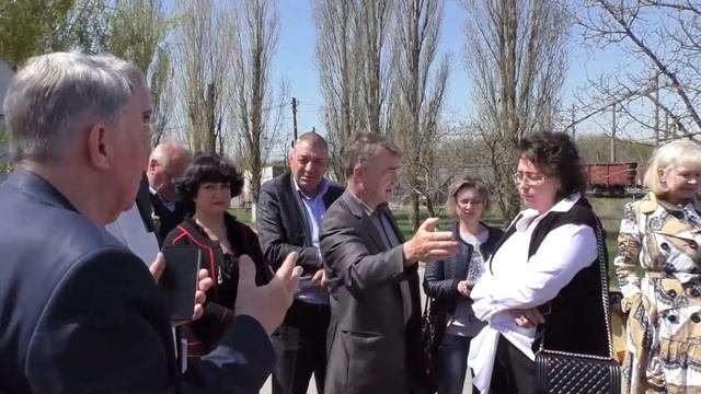 Железнодорожный переезд в поселке Великодолинское смотреть онлайн
