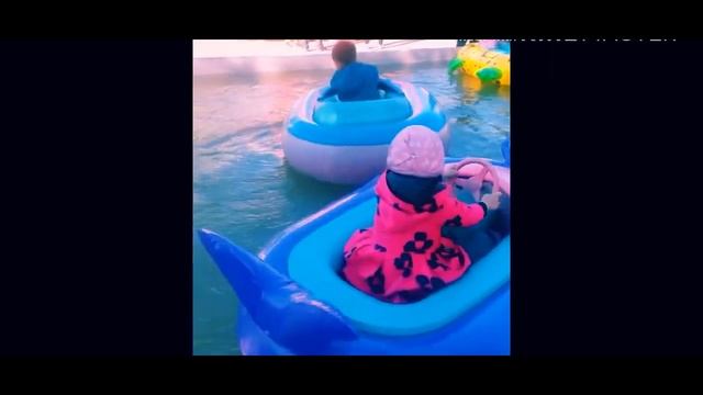 Надувная лодка с мотором Дети сами управляют лодками Motorized Kid's inflatable boat смотреть онлайн