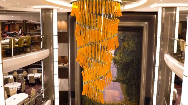 We tried Royal Caribbean's new Main Dining Room Menus смотреть онлайн