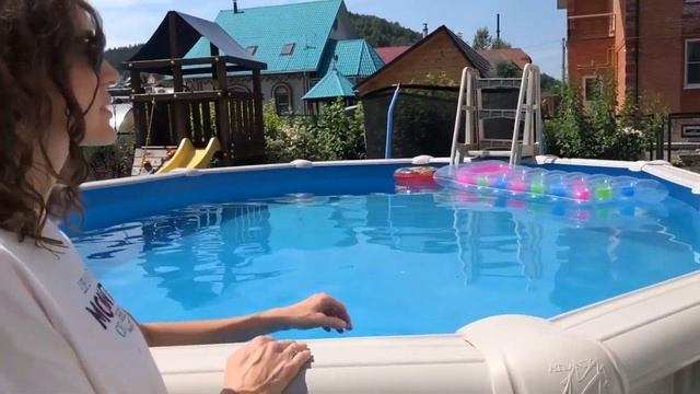 Огромный БАССЕЙН на участке. Плюсы, минусы, как прогревается вода смотреть онлайн