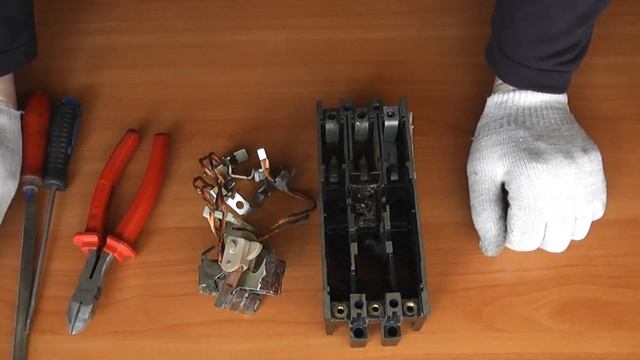 Сколько меди и серебра в Советских автоматах (автоматических выключателях) смотреть онлайн