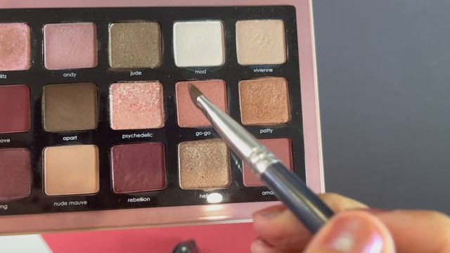 СНОВА ХИТ от Наташи / RETRO PALETTE NATASHA DENONA смотреть онлайн