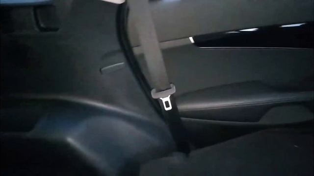 2018 Kia Sorento Walkaround Video. A Spacious Crossover Without The Price Of A Mercedes GLE.