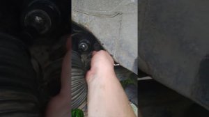 Nissan x- trail t30  снимаем рулевую тягу.