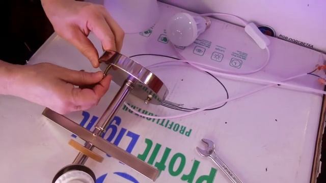 Комплект светильник с поворотными плафонами 1 & 4 лампы + Бра в одном стиле! смотреть онлайн