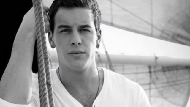 Марио Касас