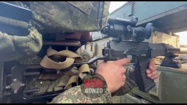 AzovStal est à 100 mètres, Marioupol, dénazification de l'Ukraine, projet War Gonzo, Semen Pegov