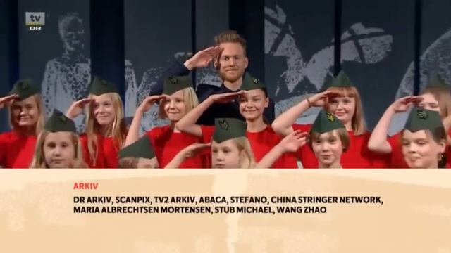 Девочка по ошибке кинула зигу. смотреть онлайн