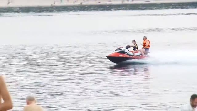 Автоматические камеры хранения на пляже. Automatic beach lockers.