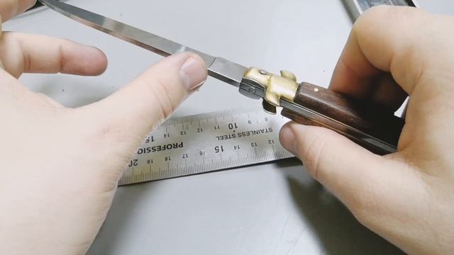 Автоматическая выкидуха из Италии смотреть онлайн