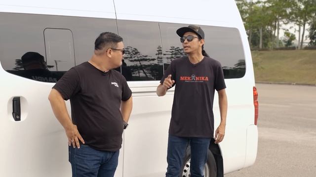 Foton View CS2 VS Nissan Urvan | Comparo Van Paling 'Gila' Abad Ini !! смотреть онлайн