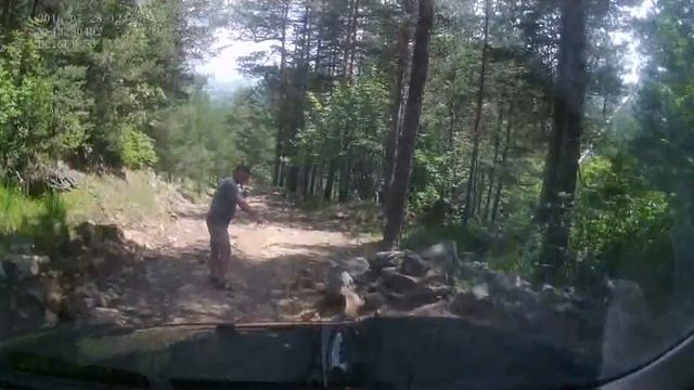 28 07 2016 Спуск с озера Хурла Кель (КЧР) X TRAIL и PATRIOT продолжение смотреть онлайн