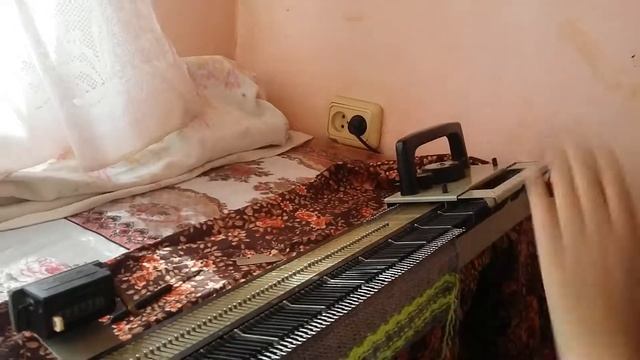 Цветной узор на вязальной машине Нева 2 смотреть онлайн