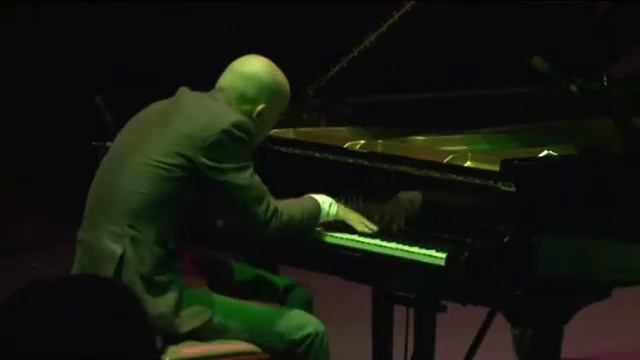 Michael Schiefel, Carsten Daerr, Miklós Lukács, Mátyás Szandai - Baby Levi смотреть онлайн