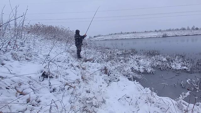 щука на поплавок зимой @ зимня рыбалка во Владимире смотреть онлайн