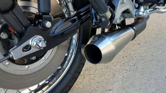 1976 CB750f super Sport idling with lossa mega phone muffler. смотреть онлайн