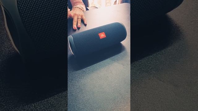 JBL FLIP 5 Unboxing and Sound Test смотреть онлайн