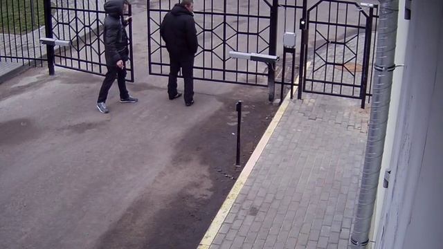 2 идиота ломают ворота смотреть онлайн