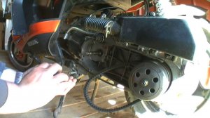 скутер не развивает обороты, первая поломка.