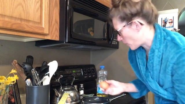 It’s Easter! Who Wants Eggs for Breakfast? Learning About the Parts of an Egg смотреть онлайн