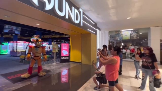 Taking Glamrock Freddy to the Arcade смотреть онлайн