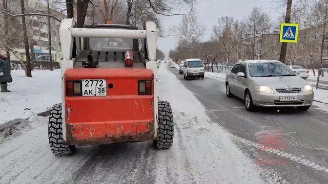 Работы по очистке города от снега идут днем и ночью Ежедневно на полигоны вывозится до 1300 куб смотреть онлайн