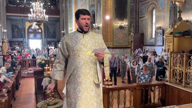 Митрополит Агафангел совершил Божественную литургию в Свято-Успенском кафедральном соборе смотреть онлайн