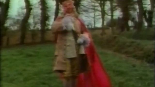 Monty Python - Always Look On The Bright Side Of Life смотреть онлайн