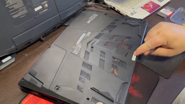 Разборка MSI MS 17F5 Игровой ноутбук 2022 смотреть онлайн